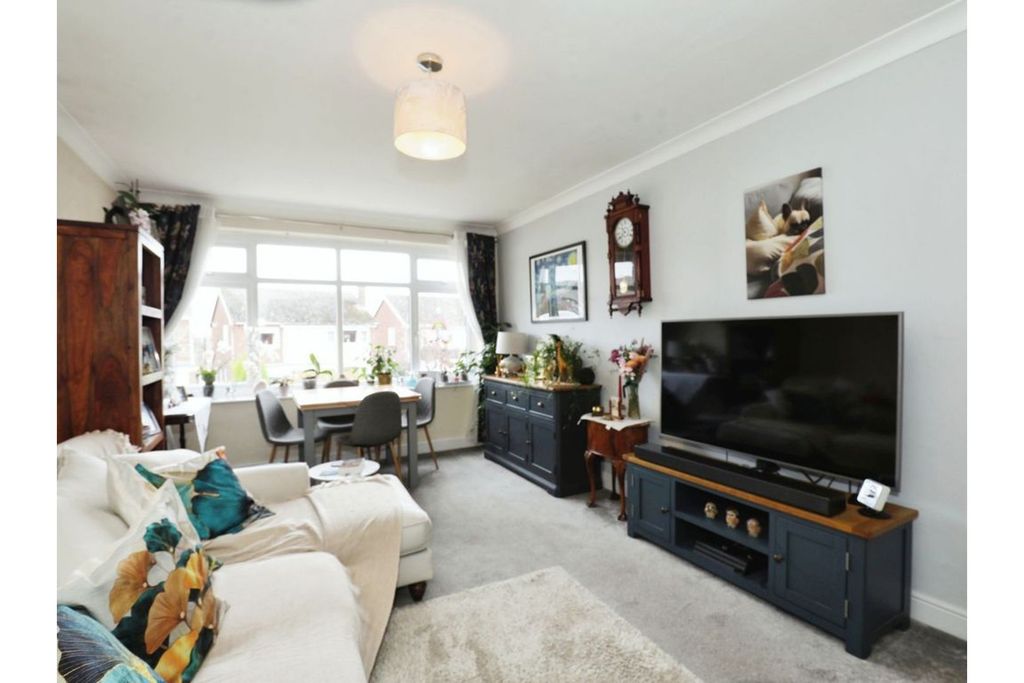 Property photo 3 of 16 Living Room