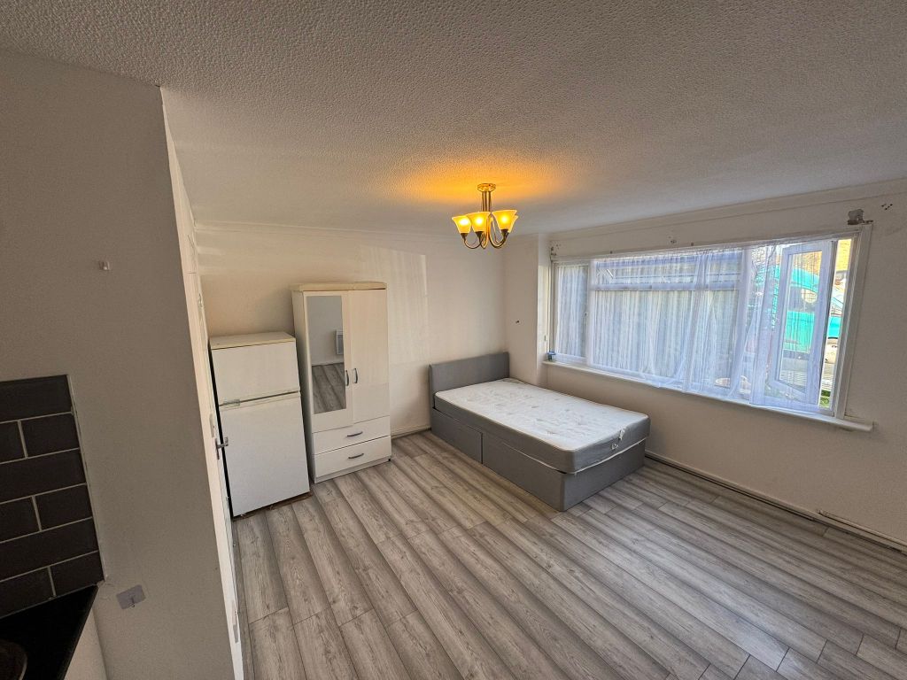 Property photo 2 of 5