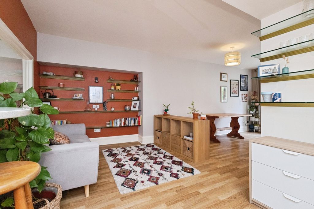 Property photo 2 of 19 Pbox-Img.Jpg