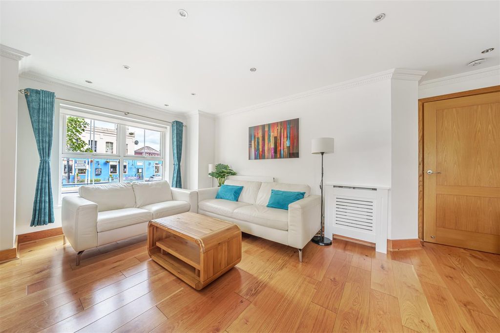 Property photo 2 of 20