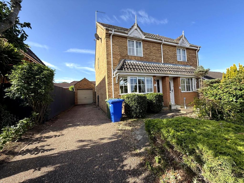 Property photo 1 of 12 2 Bedroom House For Rent