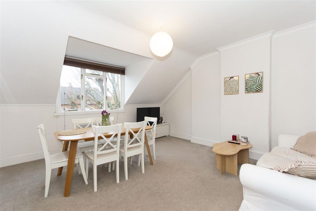 Property photo 3 of 8 St Jame 51 2026 (2).Jpg