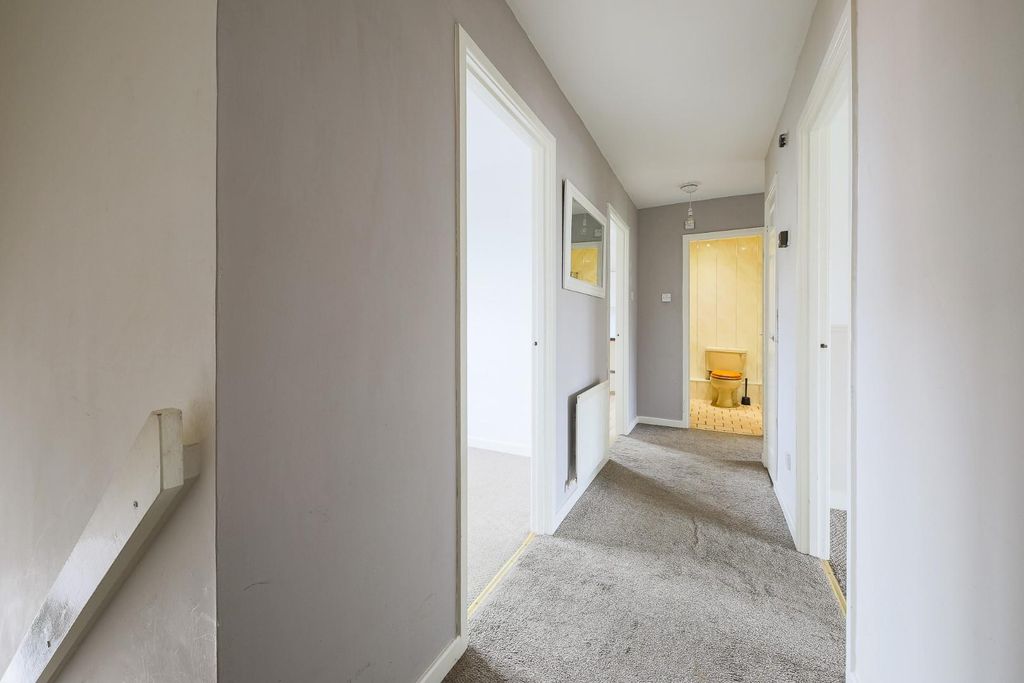 Property photo 3 of 9 Hallway