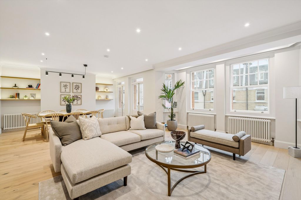 Property photo 2 of 21 Image