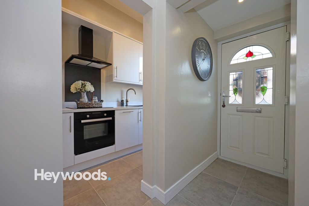 Property photo 2 of 25