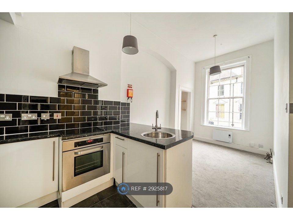 Property photo 1 of 7 Kitchen/Living Area