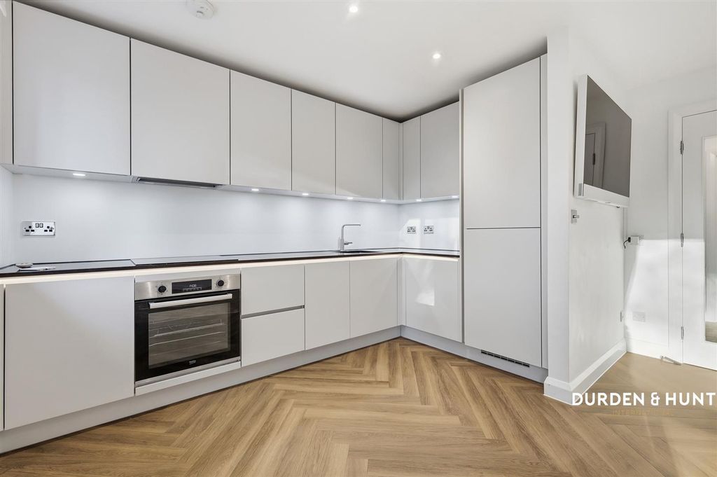 Property photo 3 of 14 Bradwell Green