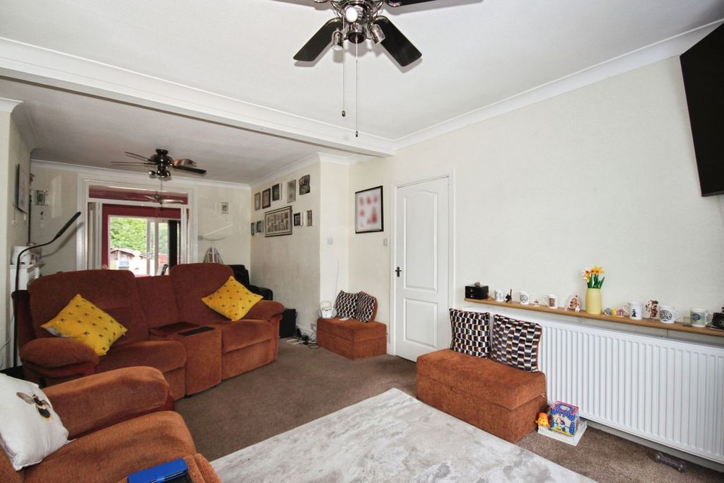 Property photo 3 of 20