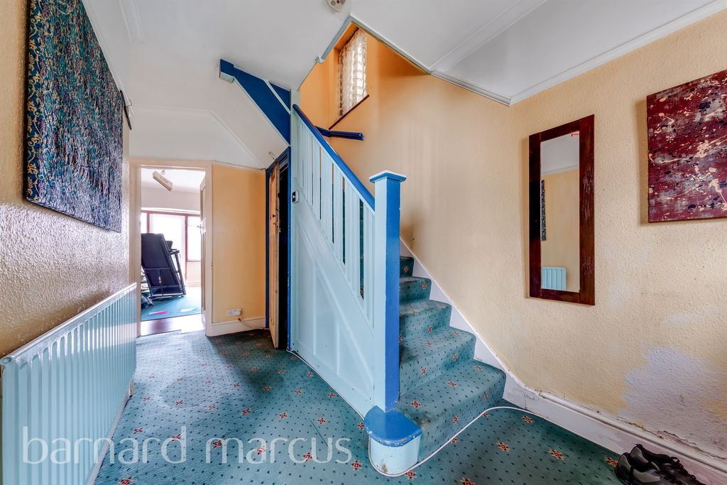 Property photo 3 of 12