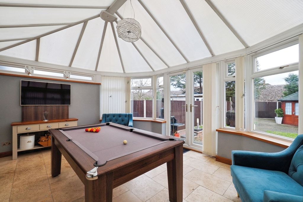 Property photo 3 of 20 Conservatory