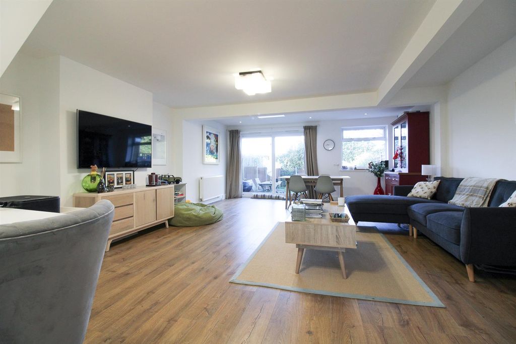 Property photo 3 of 10 Sitting Room