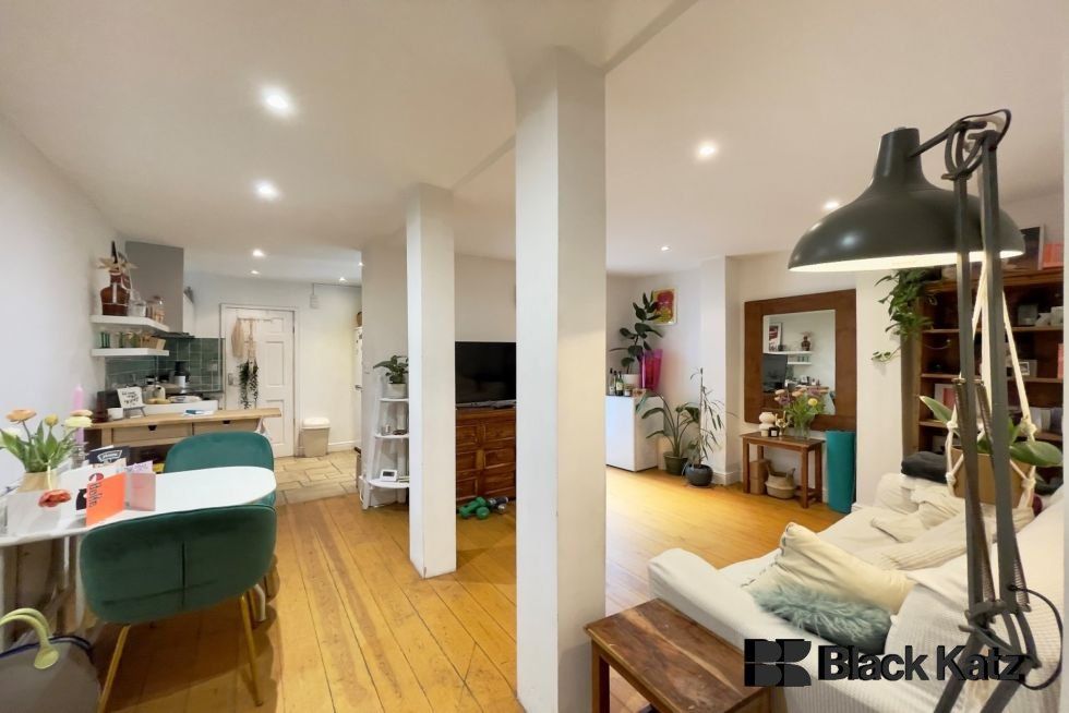 Property photo 2 of 6