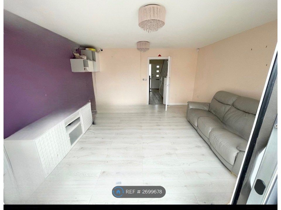 Property photo 2 of 12 Sitting And Dining Room