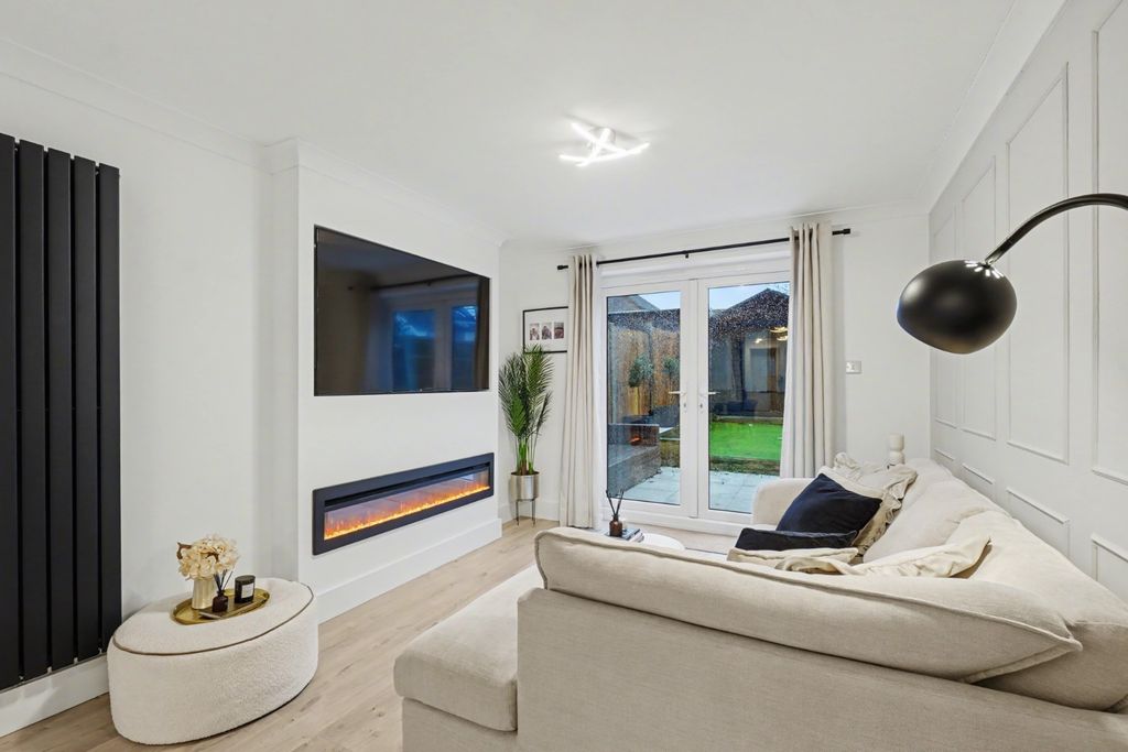 Property photo 2 of 15 4642034