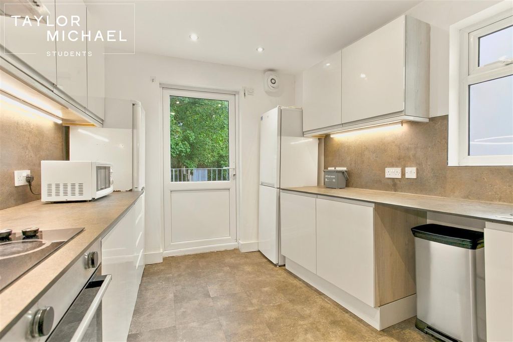 Property photo 1 of 23 Kitchen
