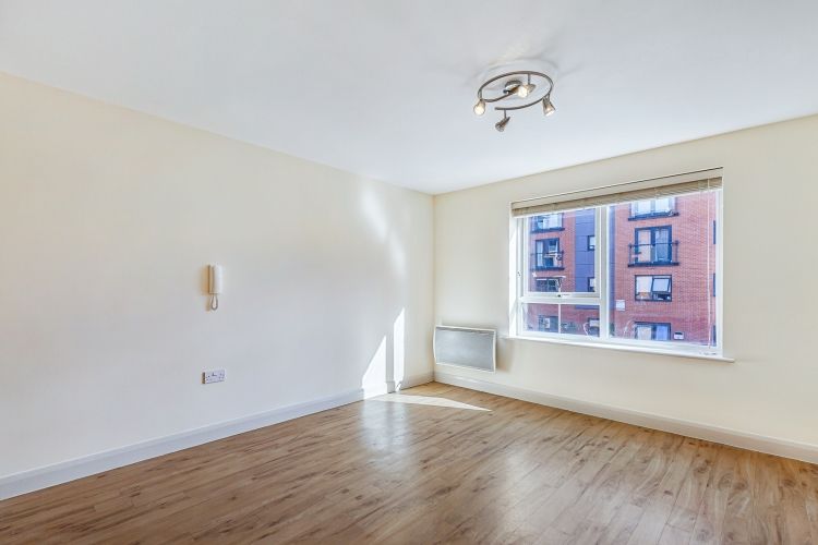 Property photo 3 of 8 305525