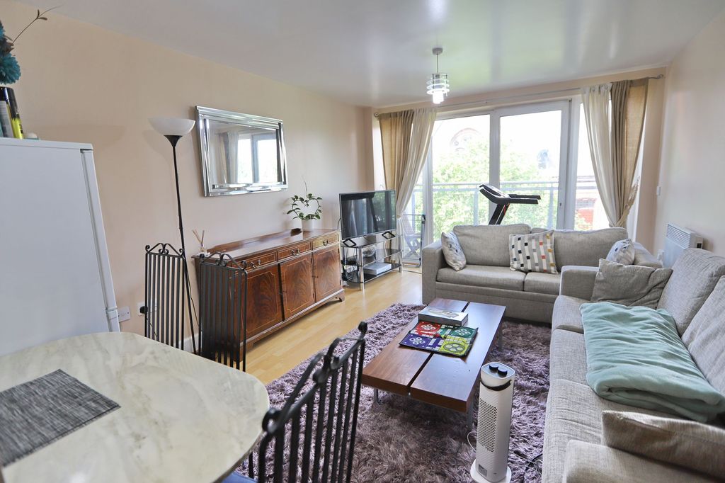 Property photo 2 of 9