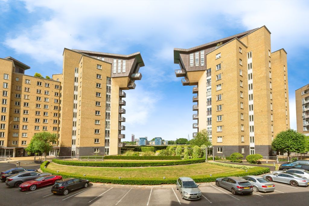 Property photo 3 of 20 3