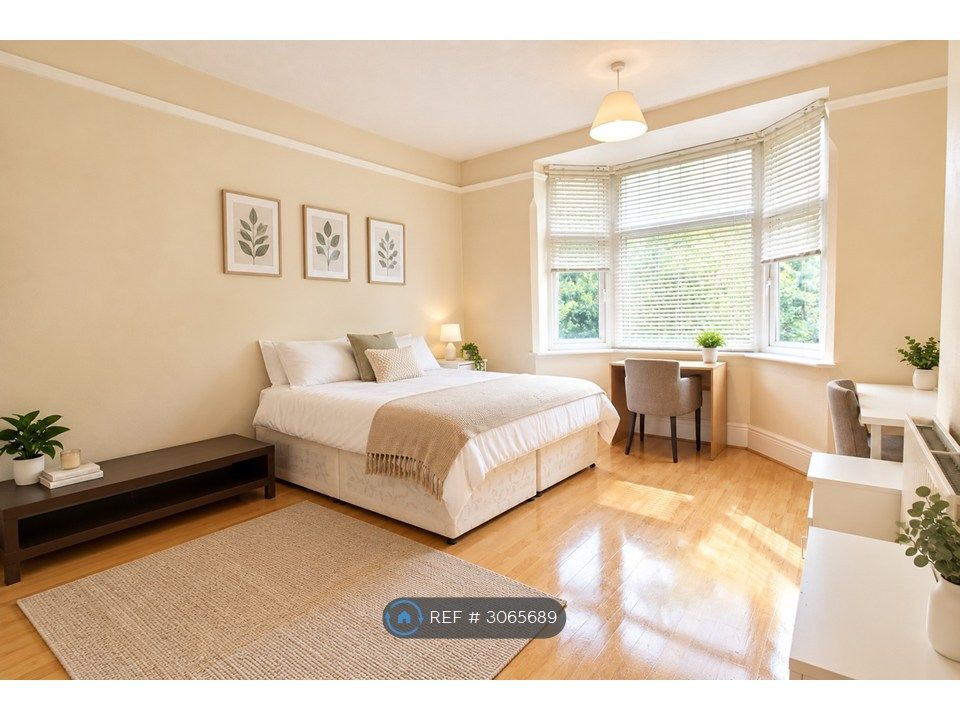 Property photo 1 of 7 Room 2