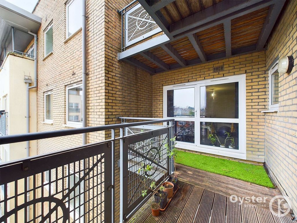 Property photo 3 of 16 Balcony