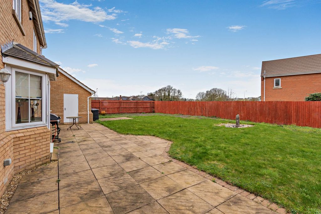 Property photo 2 of 22