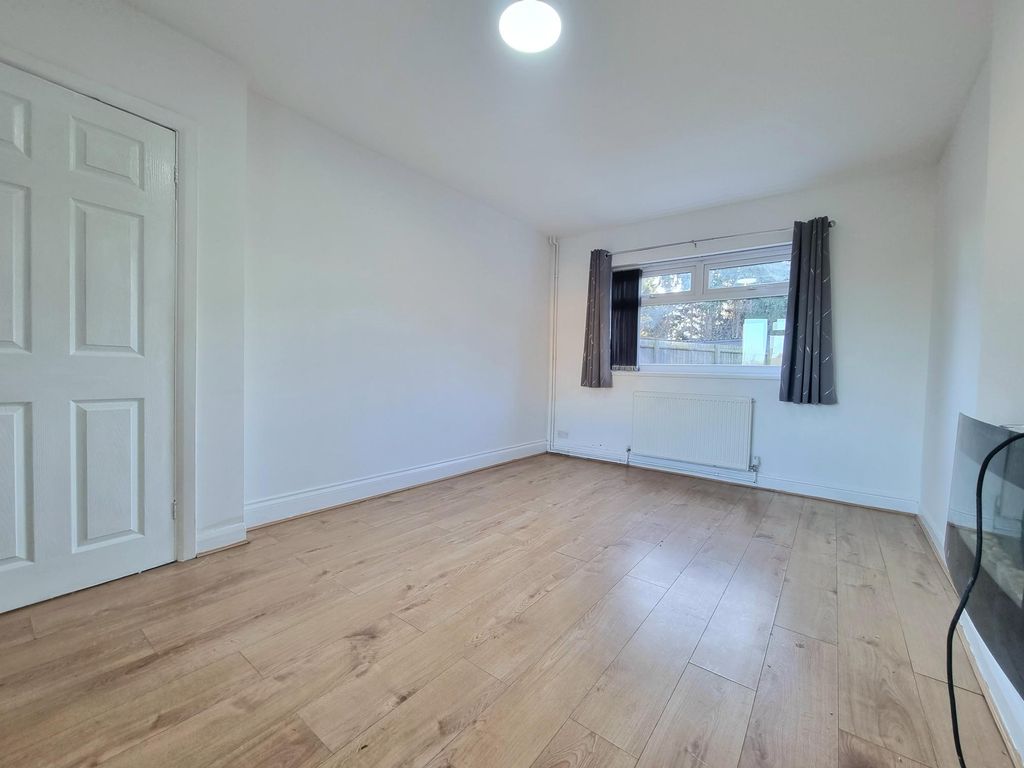 Property photo 2 of 8 Living Room