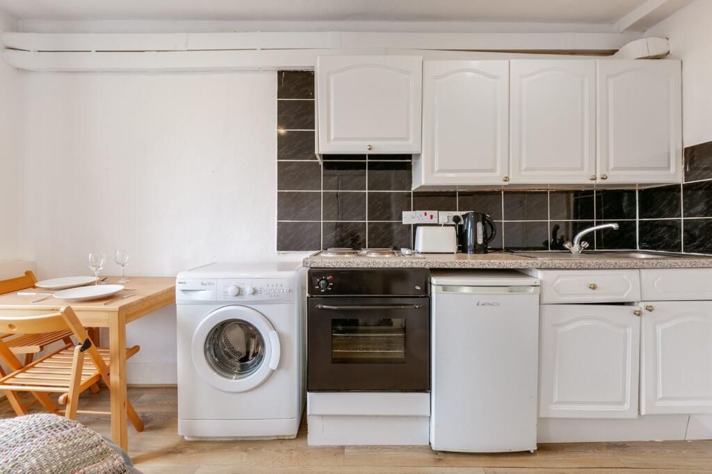 Property photo 2 of 25