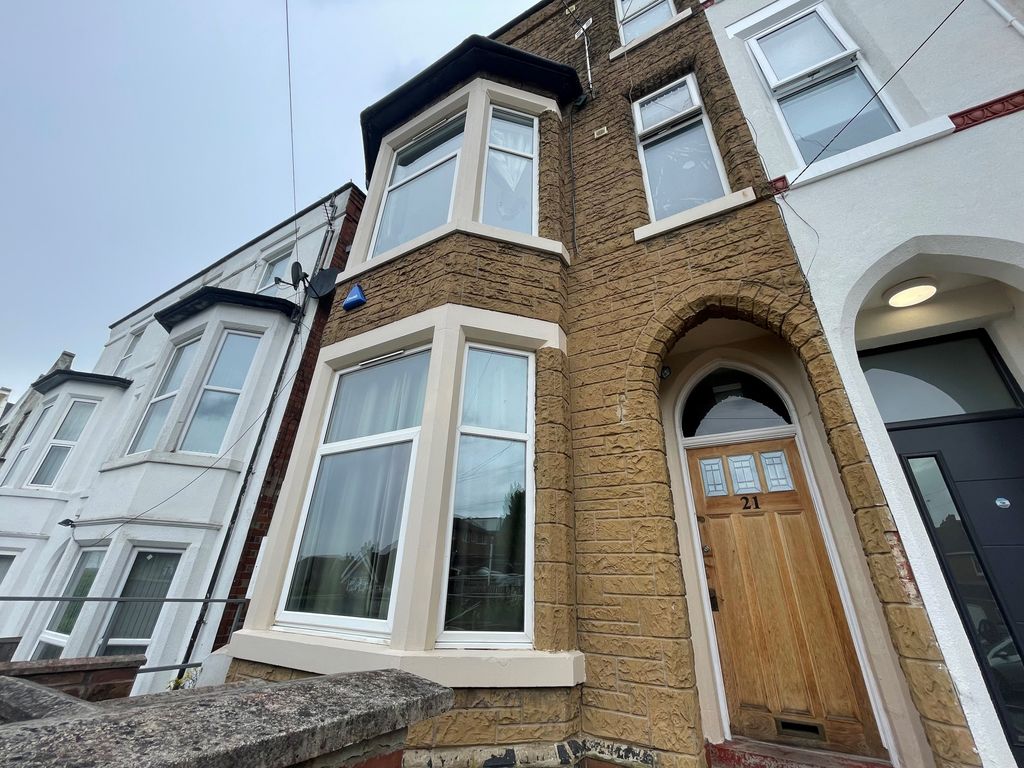 Property photo 1 of 12