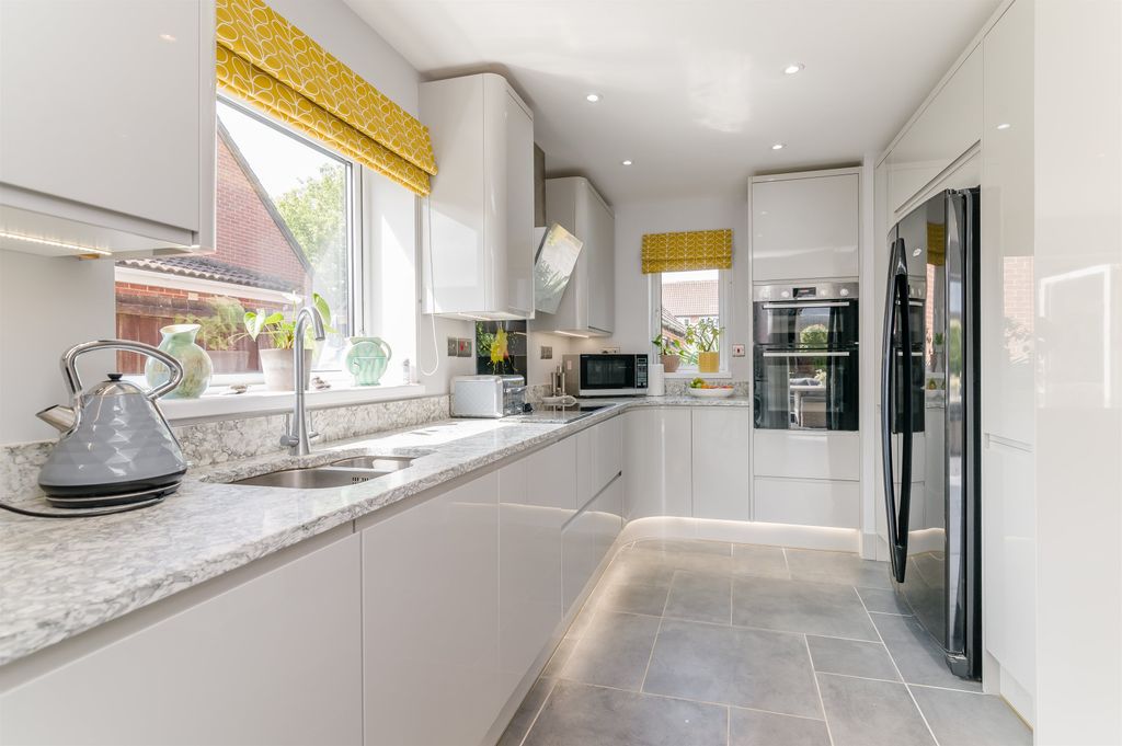 Property photo 2 of 30