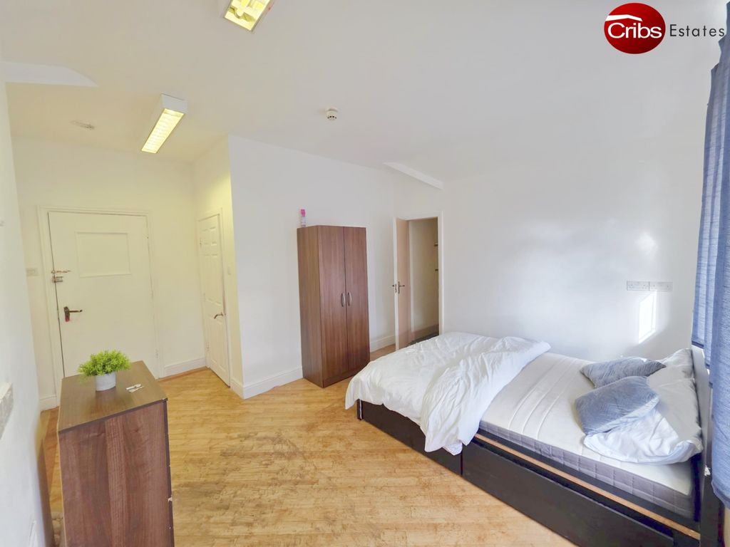 Property photo 2 of 12 Gallery