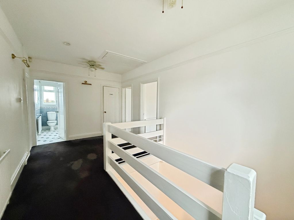 Property photo 3 of 20 7718902c-Photo 2031-10-2025 2C 2009 2033 2030