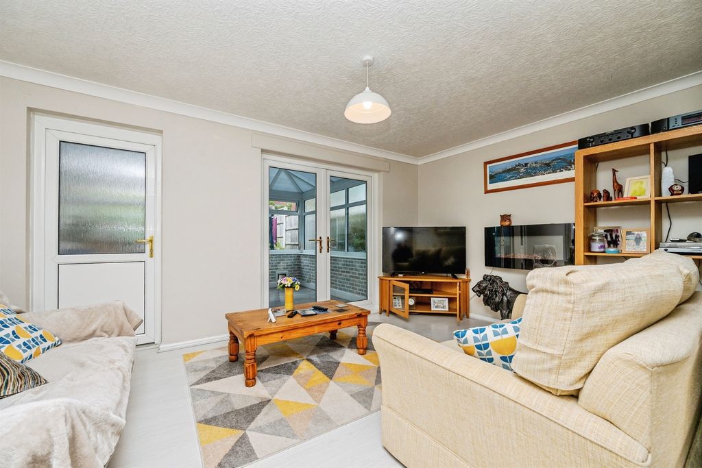 Property photo 3 of 17