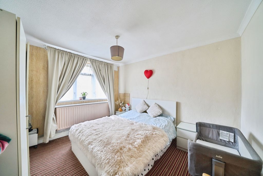 Property photo 3 of 18 Pbox-Img.Jpg