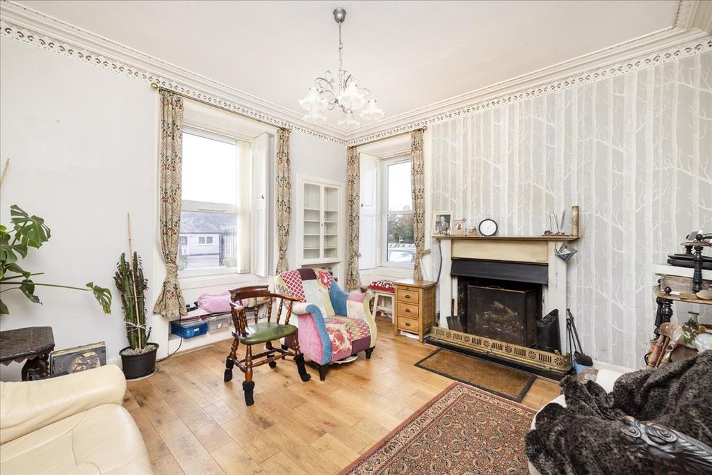 Property photo 2 of 27