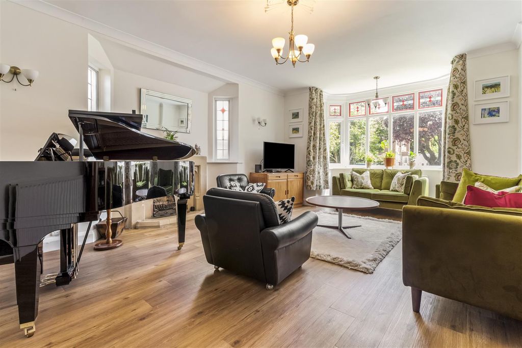 Property photo 2 of 27 4 West Park Lane-017.Jpg