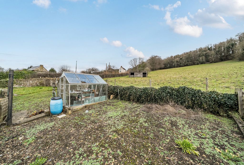 Property photo 3 of 19 1397452-19-696F87...