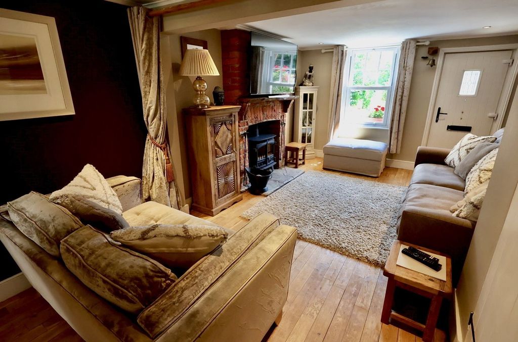 Property photo 2 of 13