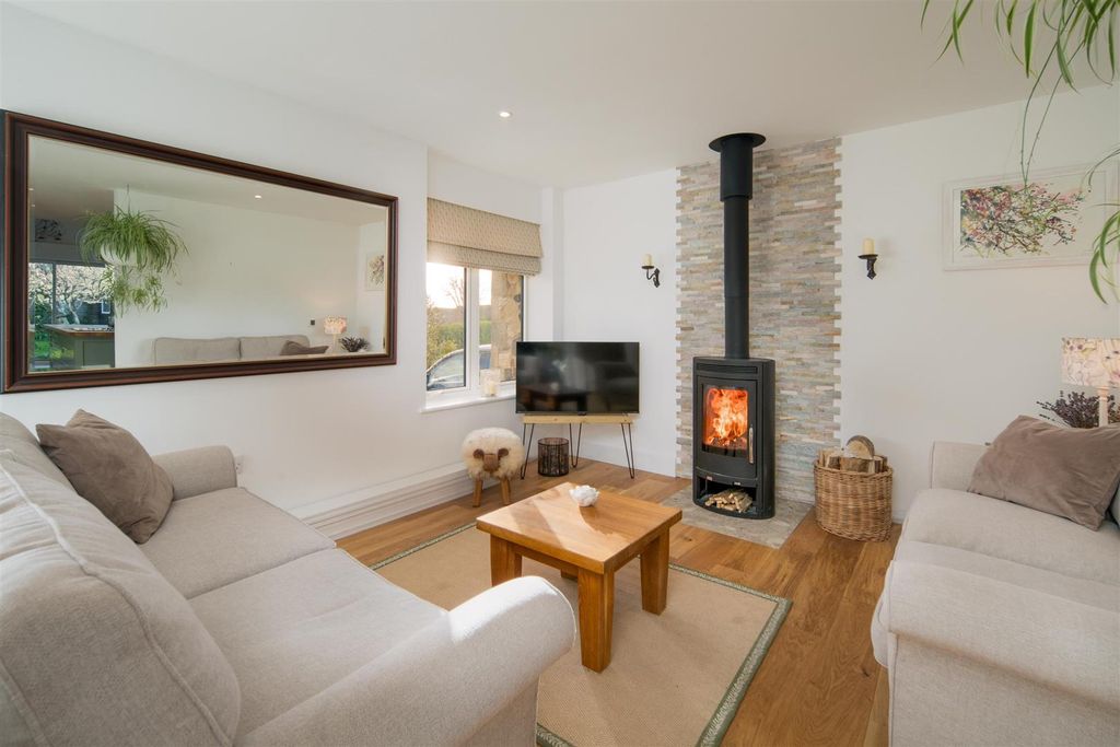 Property photo 2 of 25 Living Room