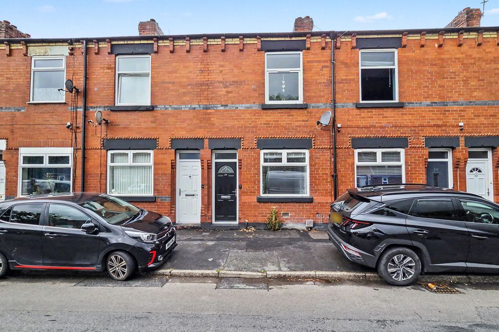Property photo 1 of 18 36 Clive Road, Failsworth, Manchester, Greater Manchester, M35 0Fz