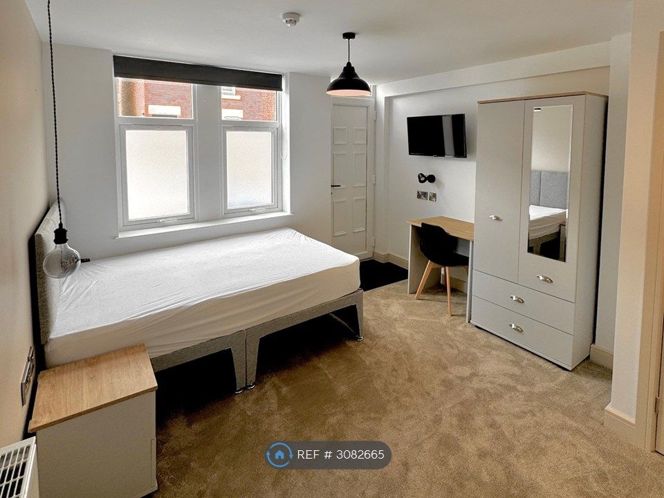 Property photo 1 of 4 Spacious Room