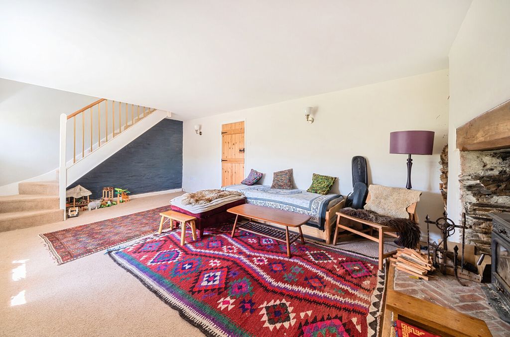 Property photo 2 of 18 9-681A1A33A595A-1...
