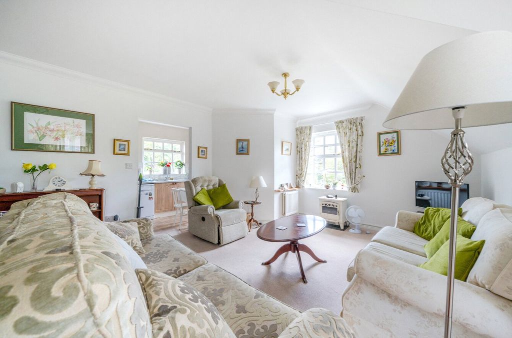 Property photo 3 of 12 Sitting Room