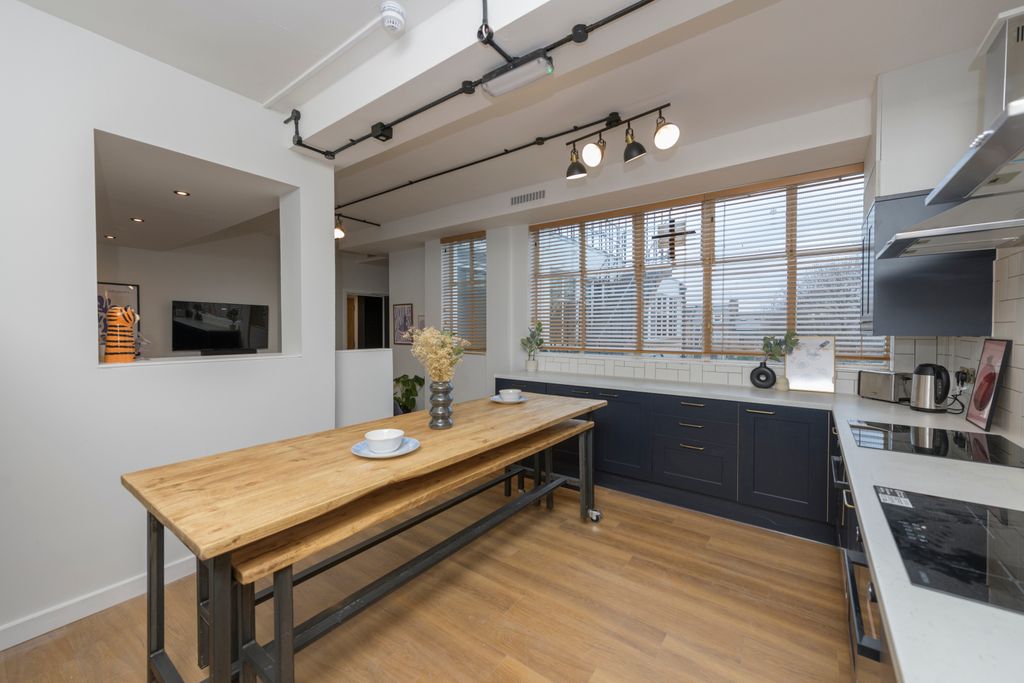 Property photo 3 of 12 Photo 2