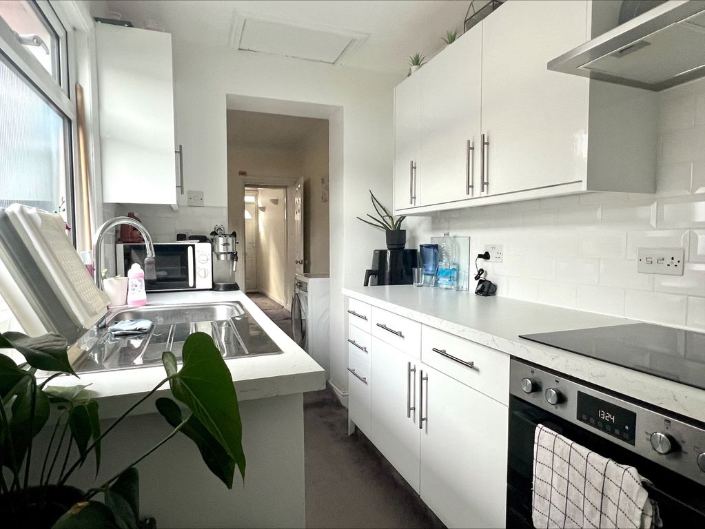 Property photo 2 of 15 Picture No. 34