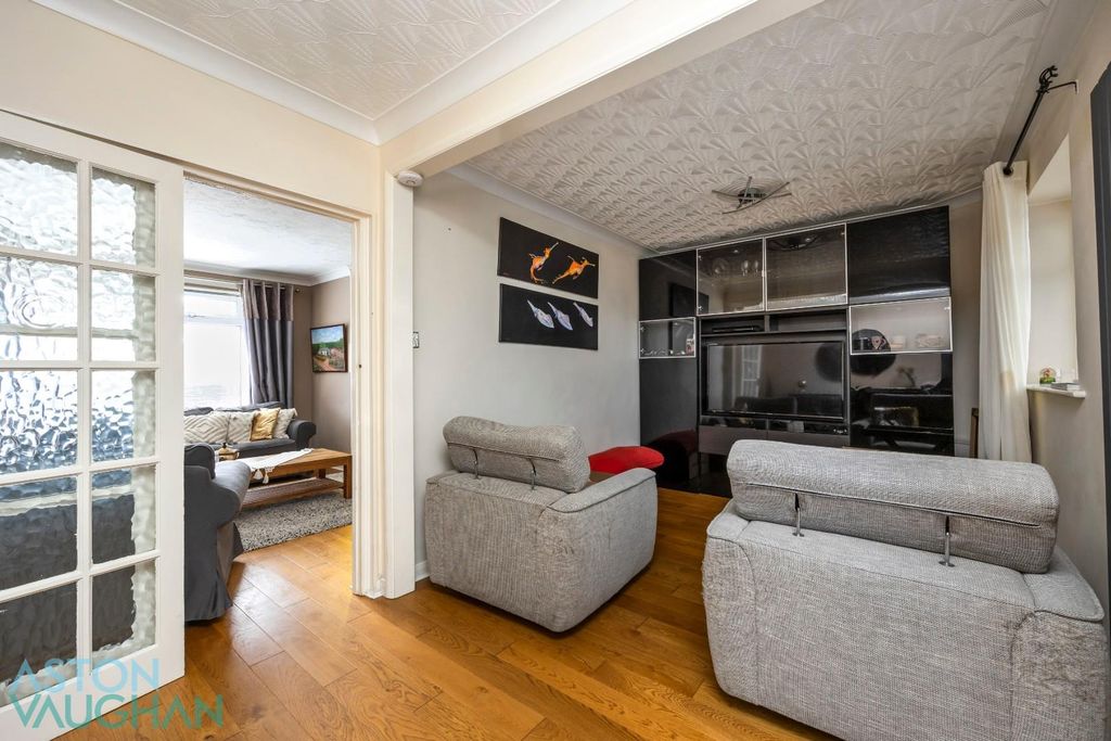 Property photo 3 of 29