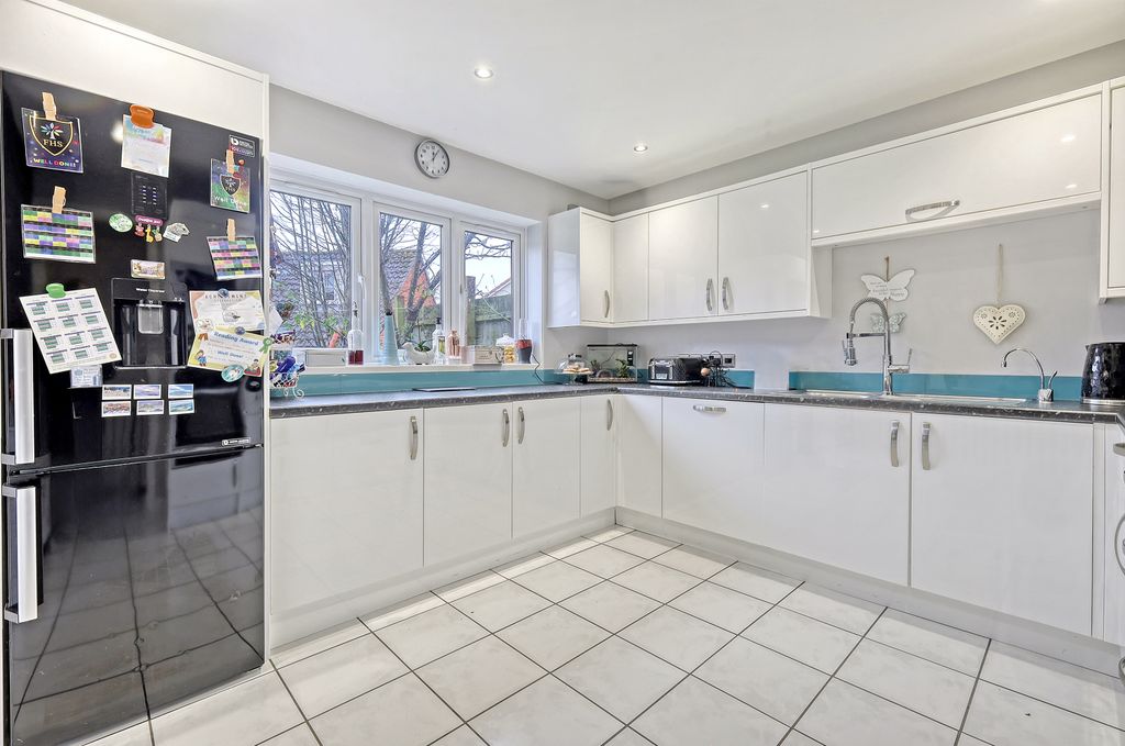 Property photo 3 of 32 028_Olg7