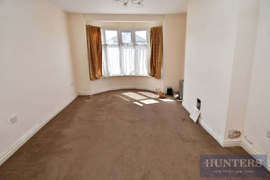 Property photo 3 of 16 Pbox-Img.Jpg