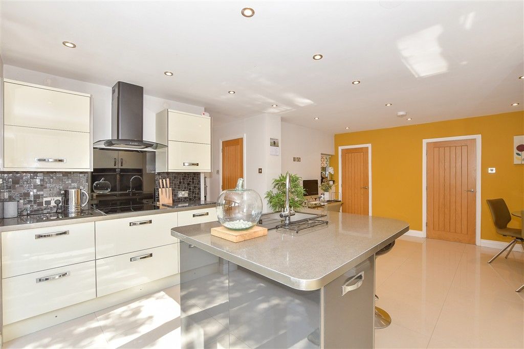 Property photo 3 of 13 Kitchen