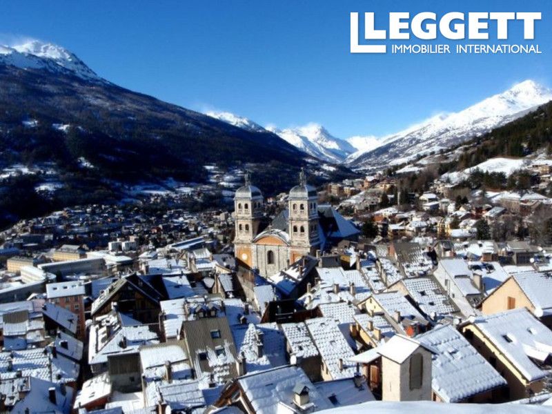 Property photo 3 of 6