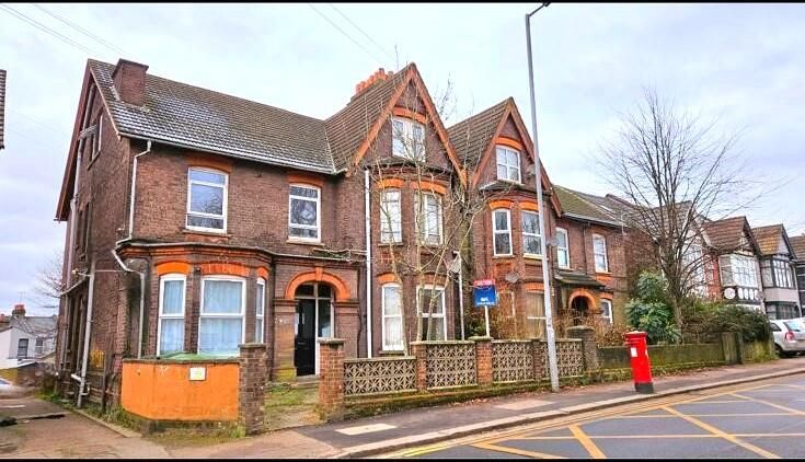 Property photo 1 of 4